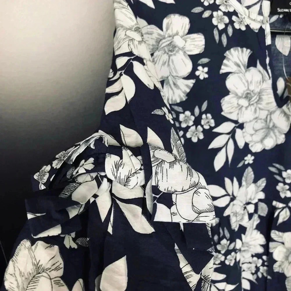 Suzanne Betro Floral V-Neck Flutter 3/4 Sleeve Navy Blue Blouse - S - Picture 5 of 10